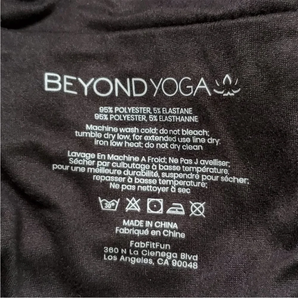 Beyond Yoga Black Soft Pocket Infinity Scarf With Zipper Pocket NEW NWT - Picture 6 of 6